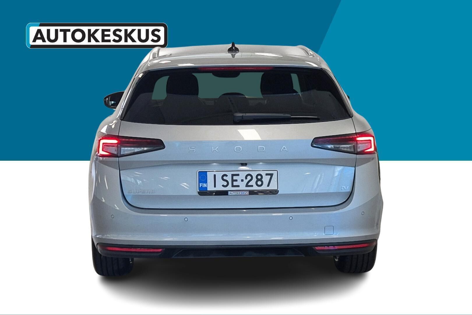 Skoda Superb iso kuva 7