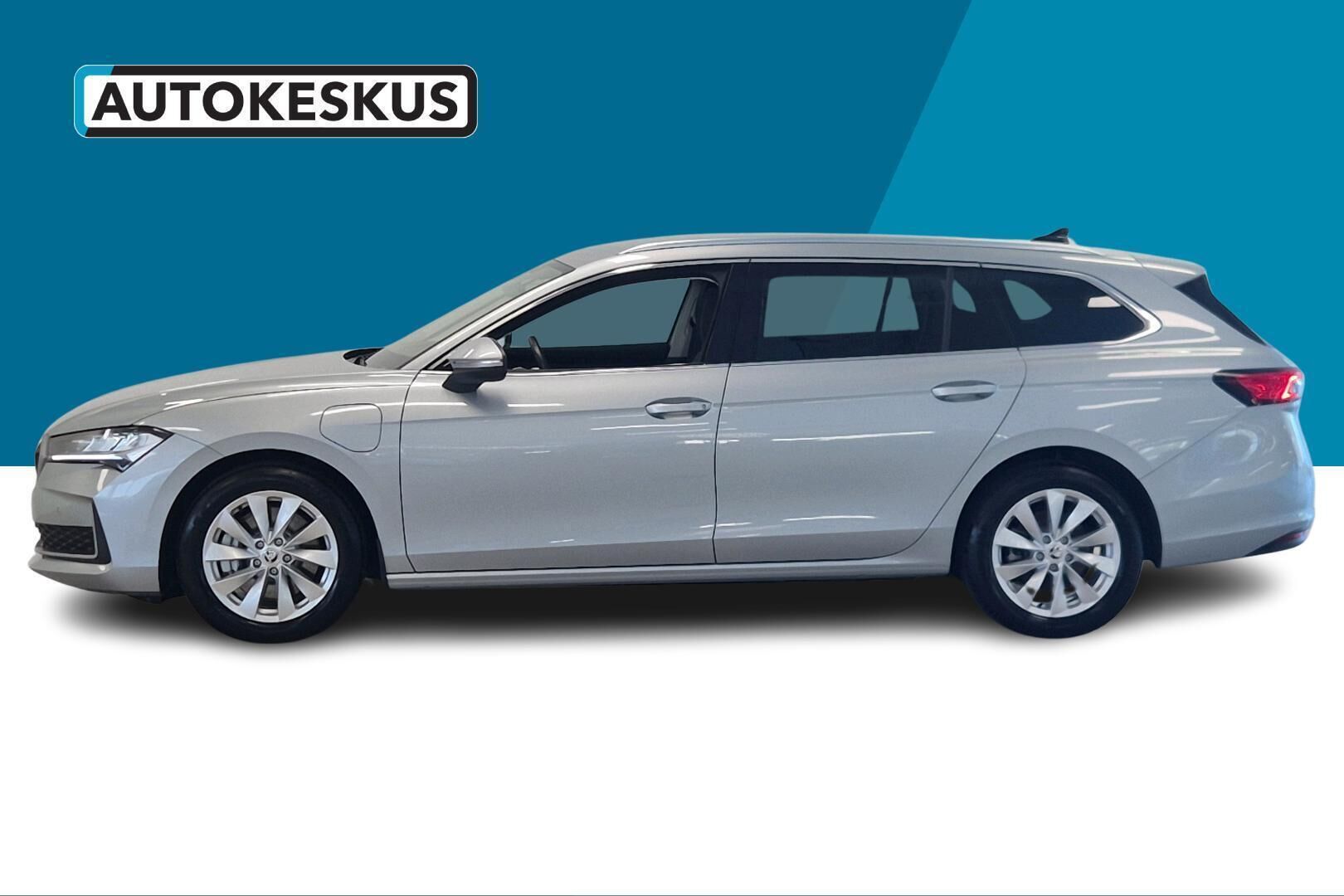 Skoda Superb iso kuva 7