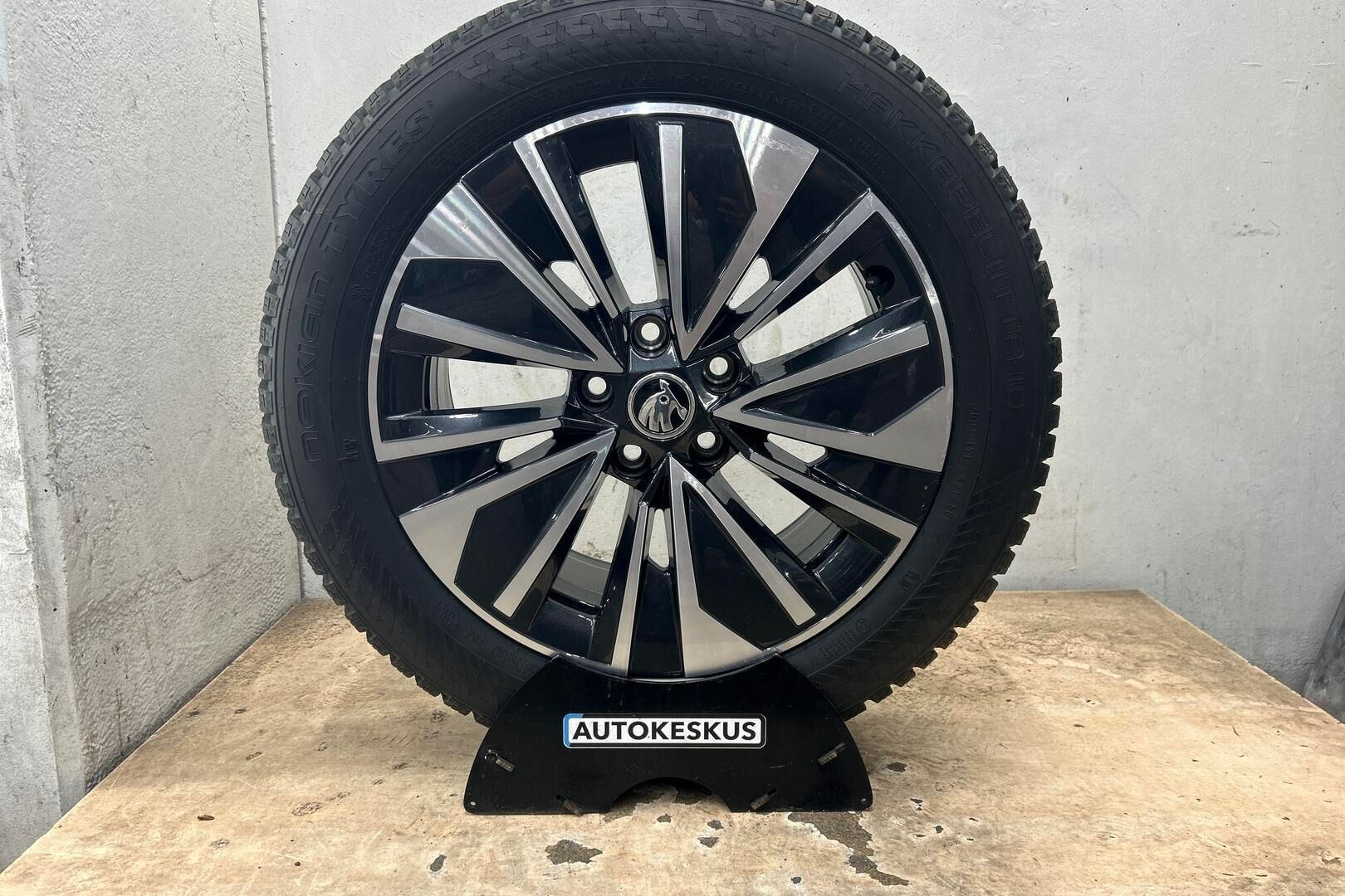 Skoda Superb iso kuva 12