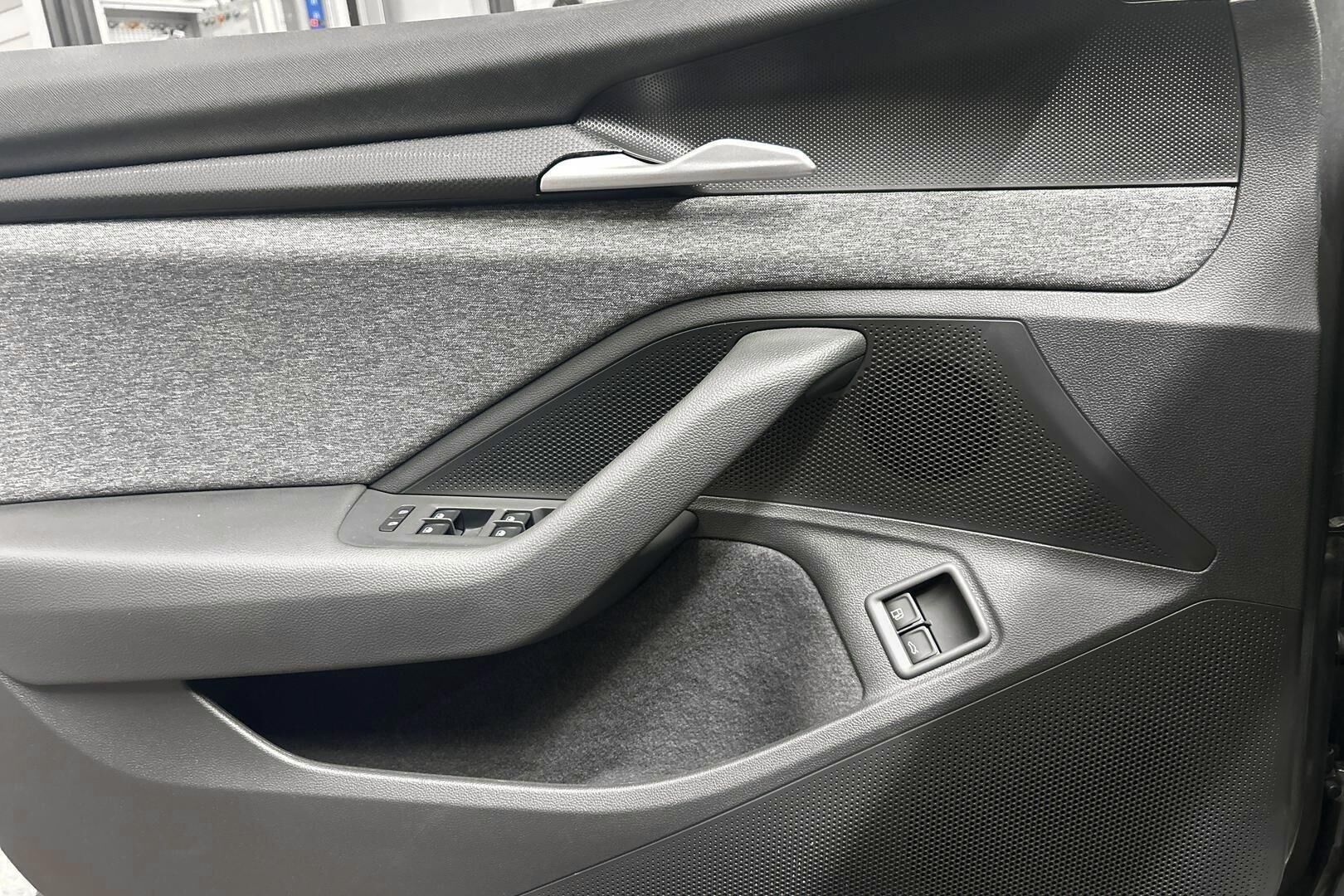Skoda Superb iso kuva 17