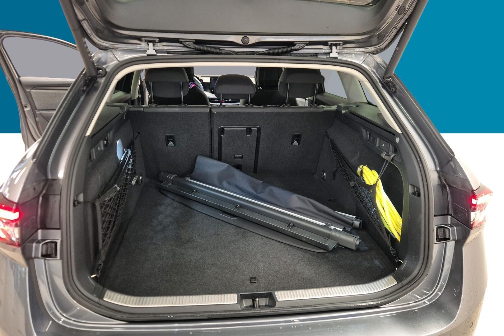 Skoda Superb iso kuva 12