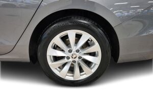 Skoda Superb esikatselu 13