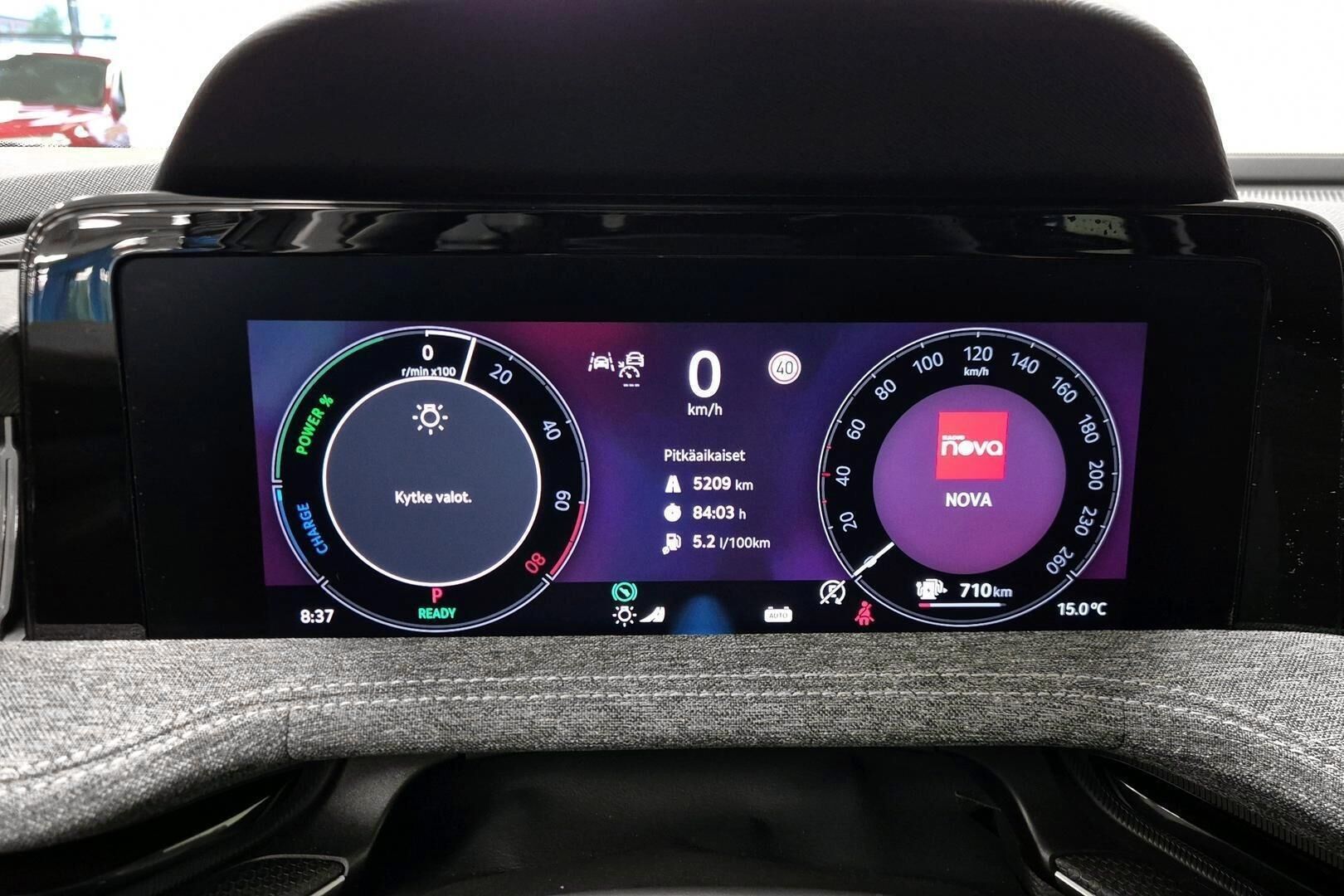 Skoda Superb iso kuva 14