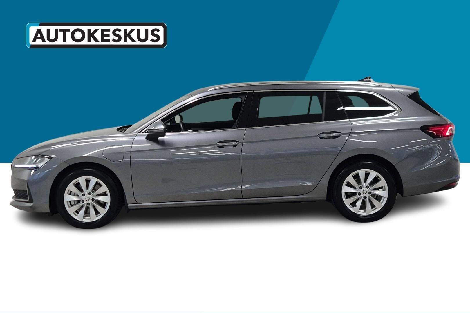 Skoda Superb iso kuva 8