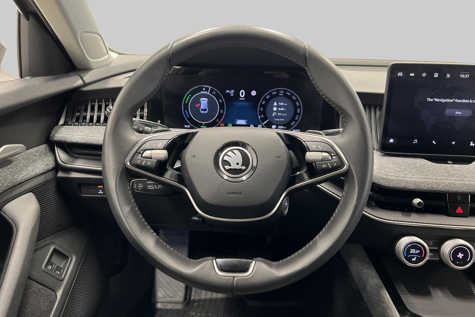 Skoda Superb iso kuva 12