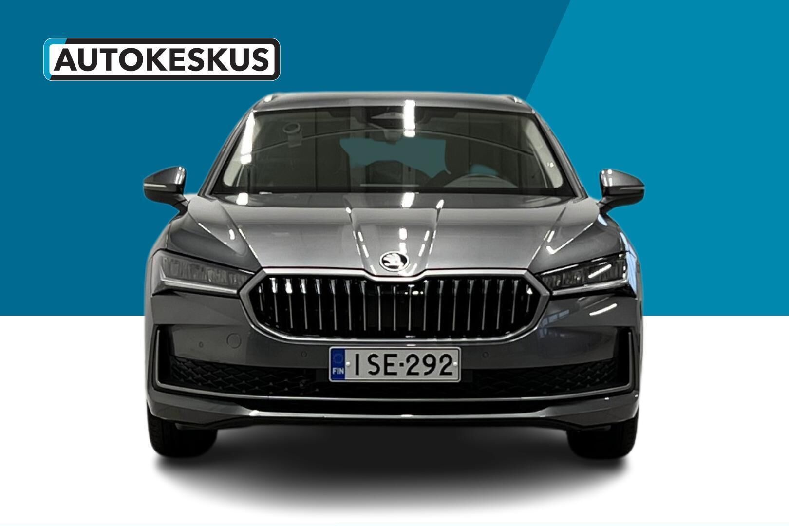 Skoda Superb iso kuva 2
