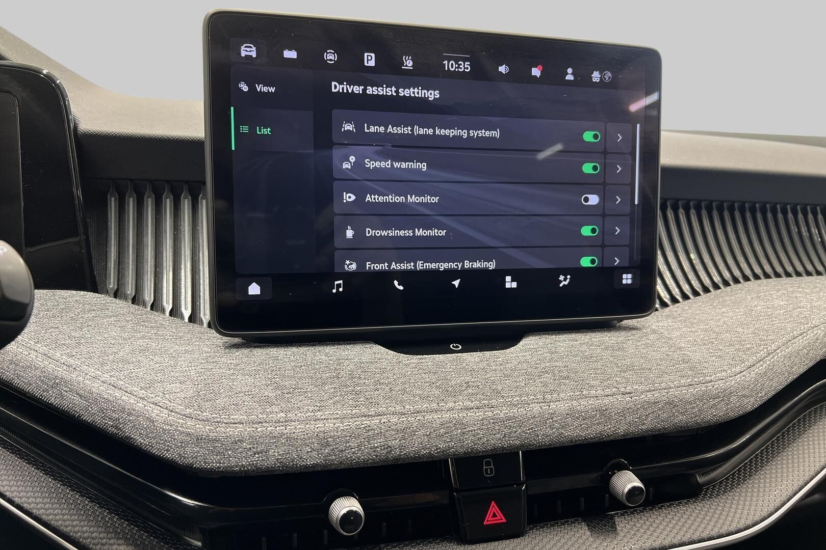 Skoda Superb iso kuva 19