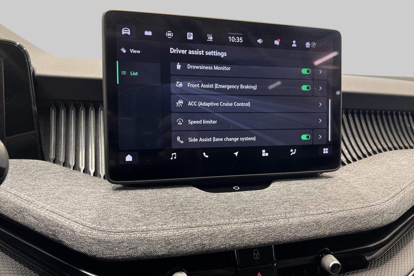 Skoda Superb iso kuva 20