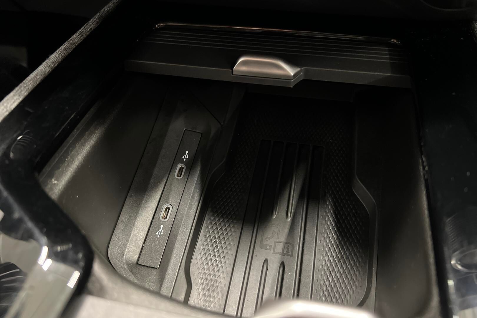 Skoda Superb iso kuva 25