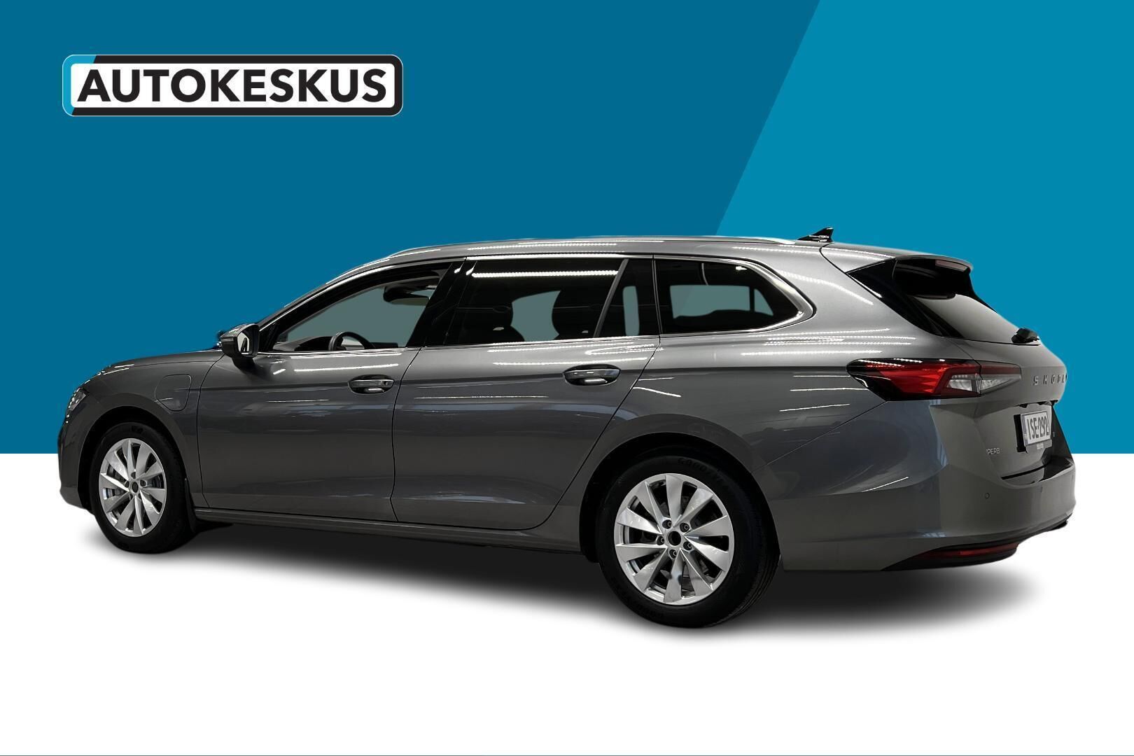 Skoda Superb iso kuva 7