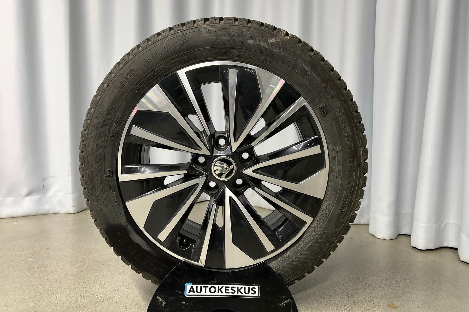 Skoda Superb iso kuva 19