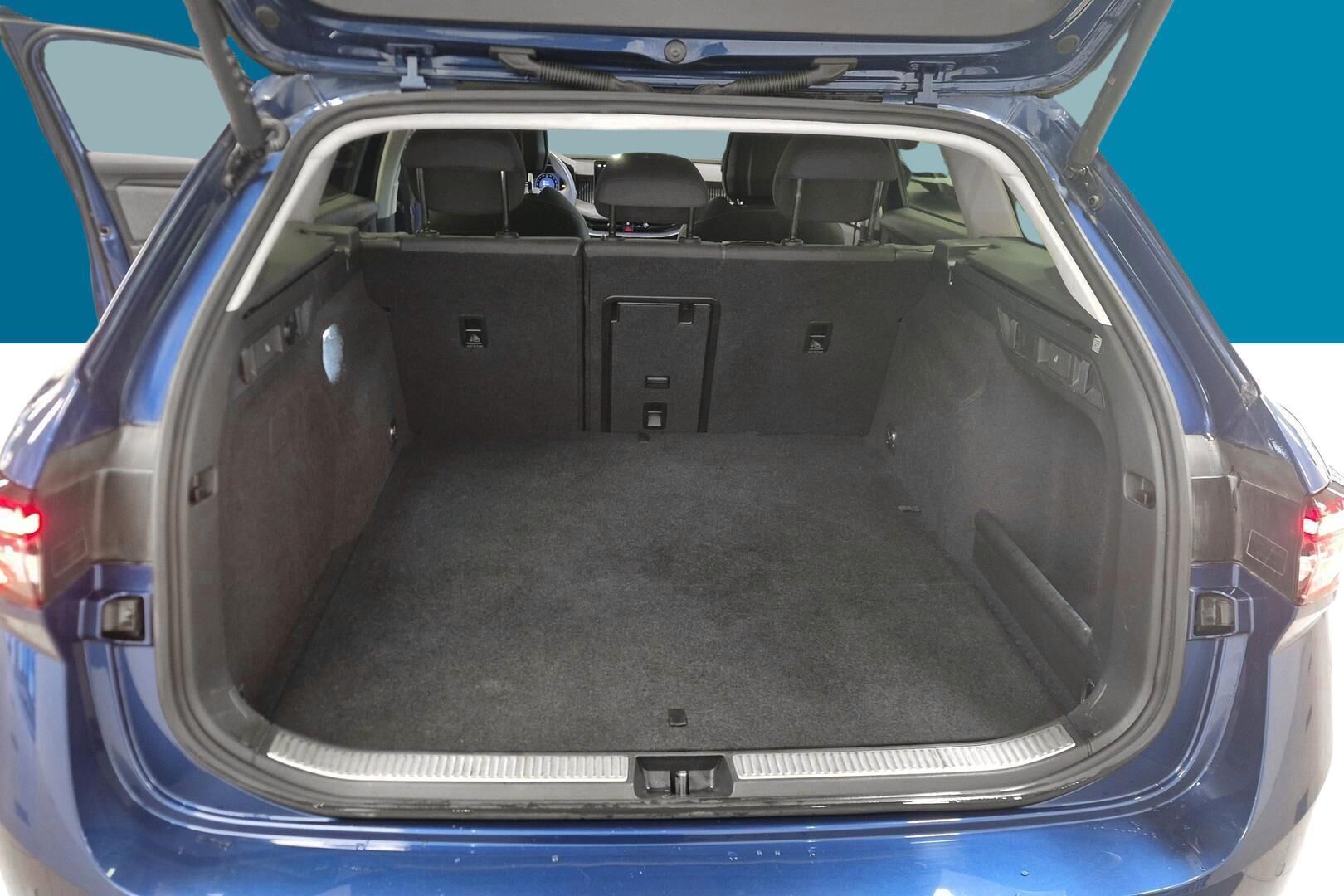 Skoda Superb iso kuva 11