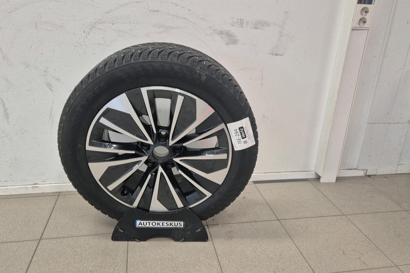 Skoda Superb iso kuva 19
