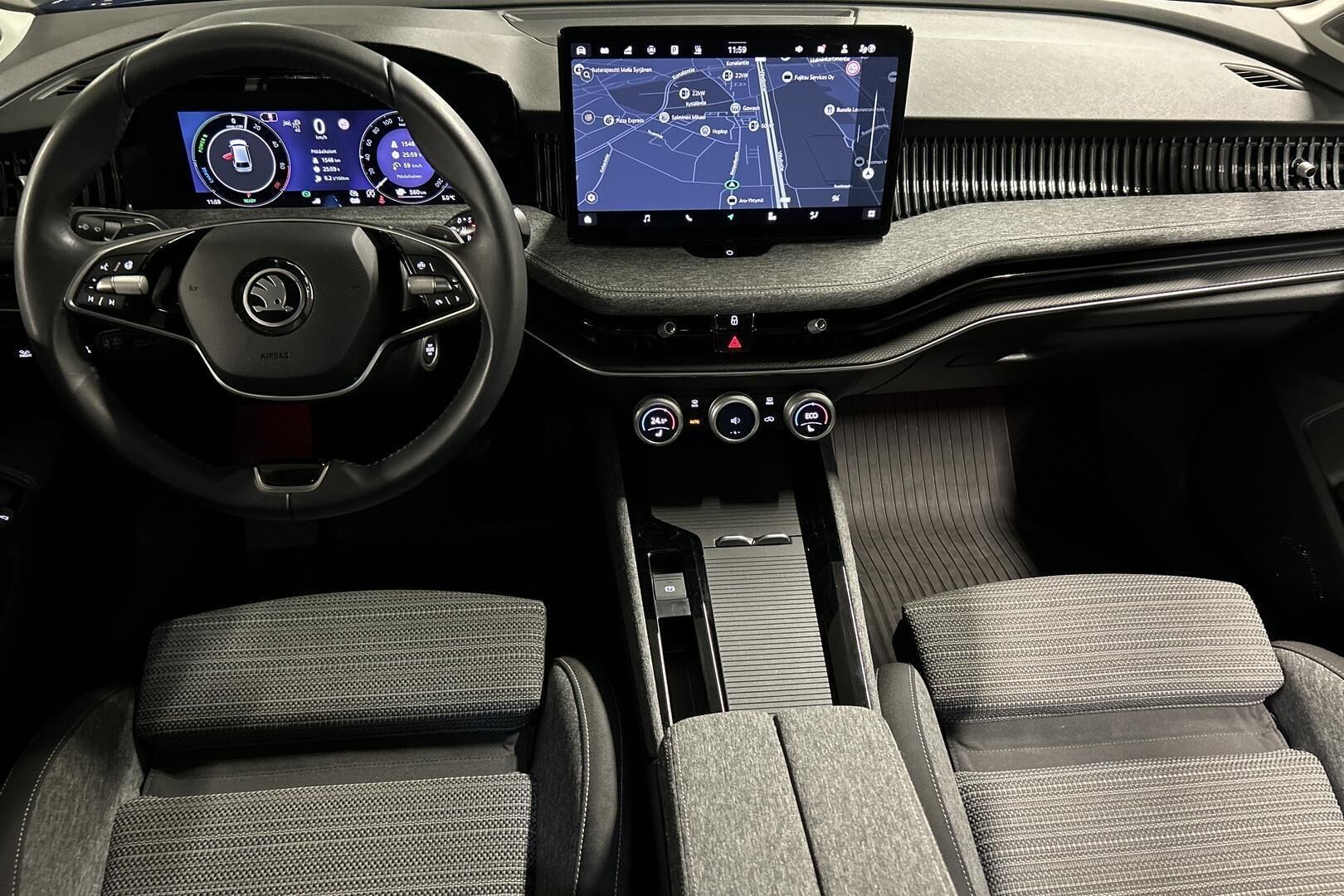 Skoda Superb iso kuva 10
