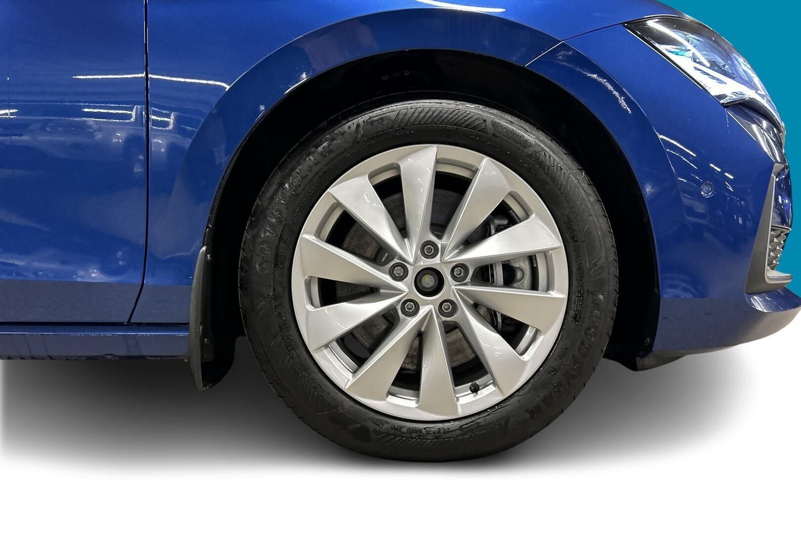 Skoda Superb iso kuva 12