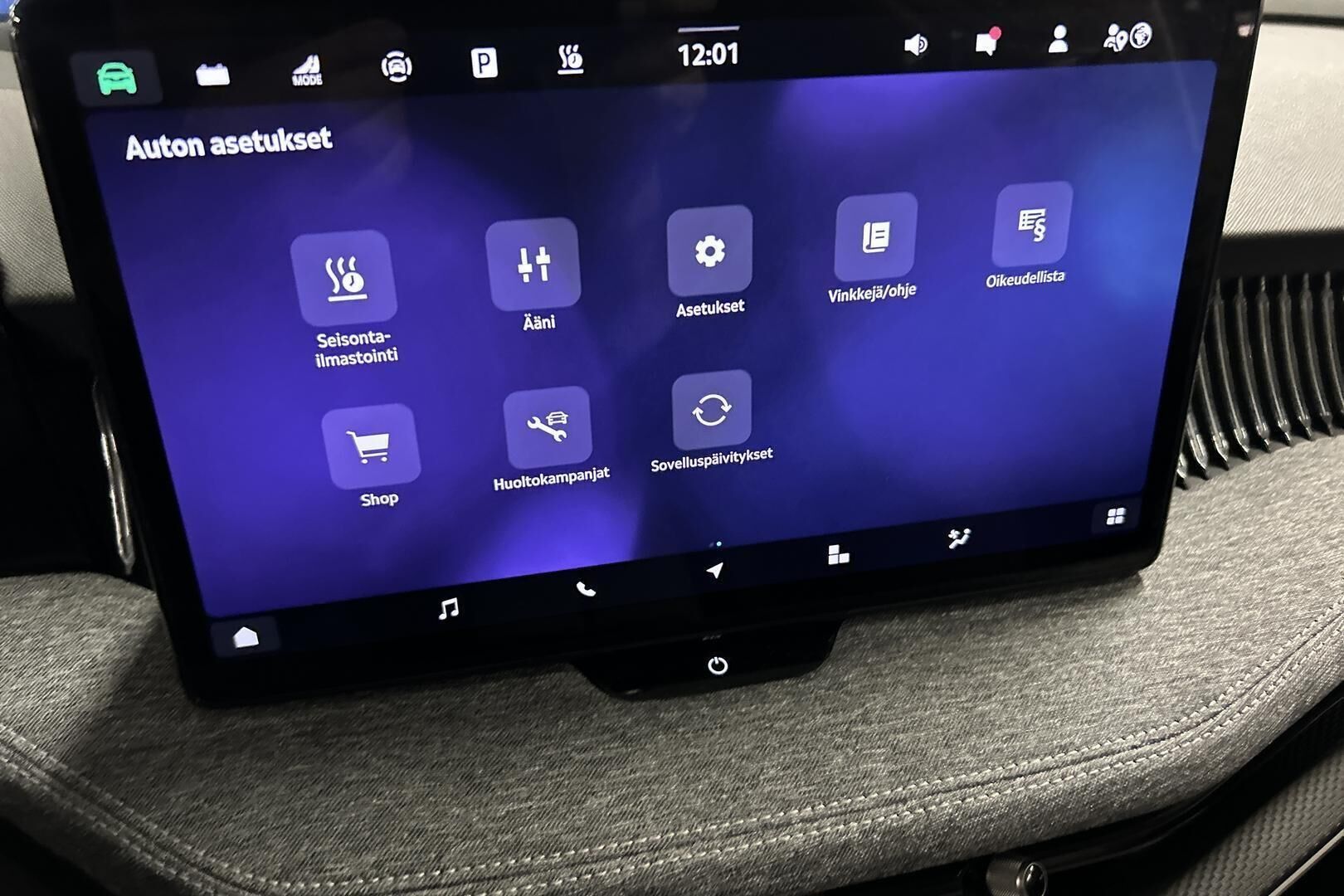 Skoda Superb iso kuva 16