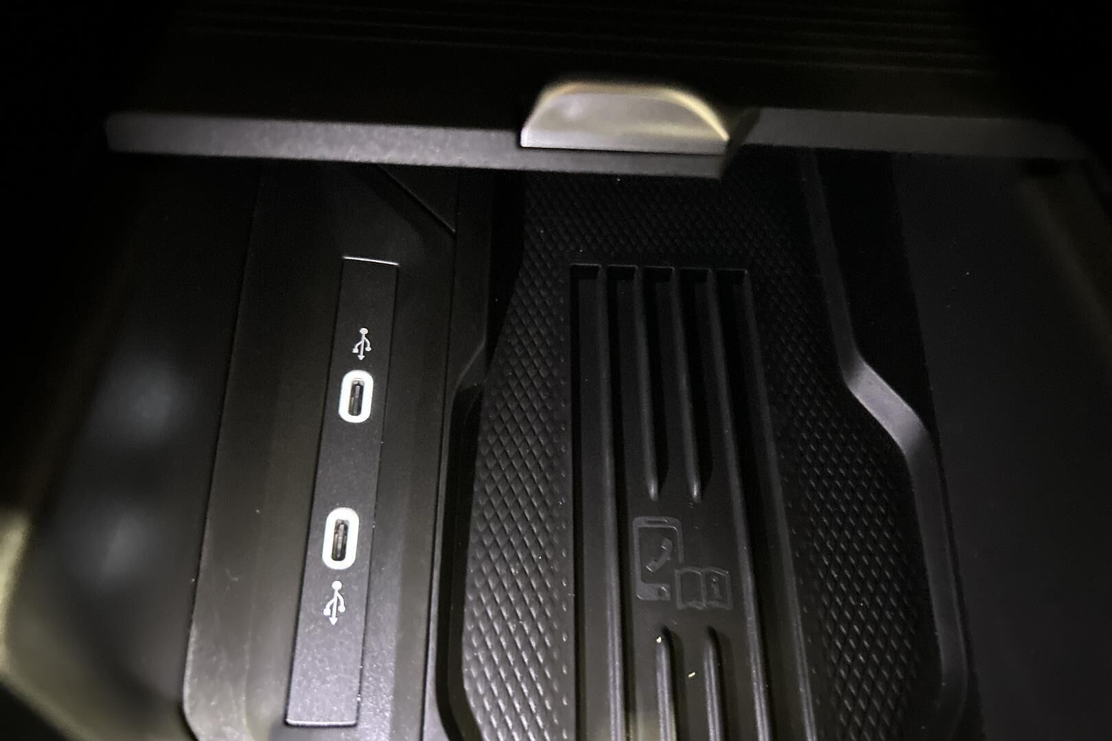 Skoda Superb iso kuva 22