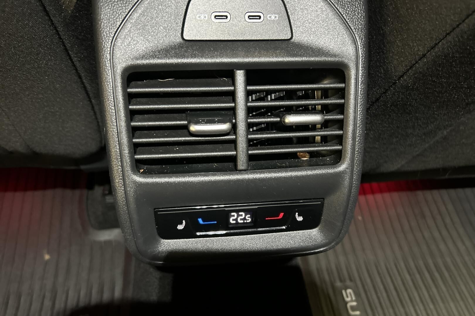 Skoda Superb iso kuva 34