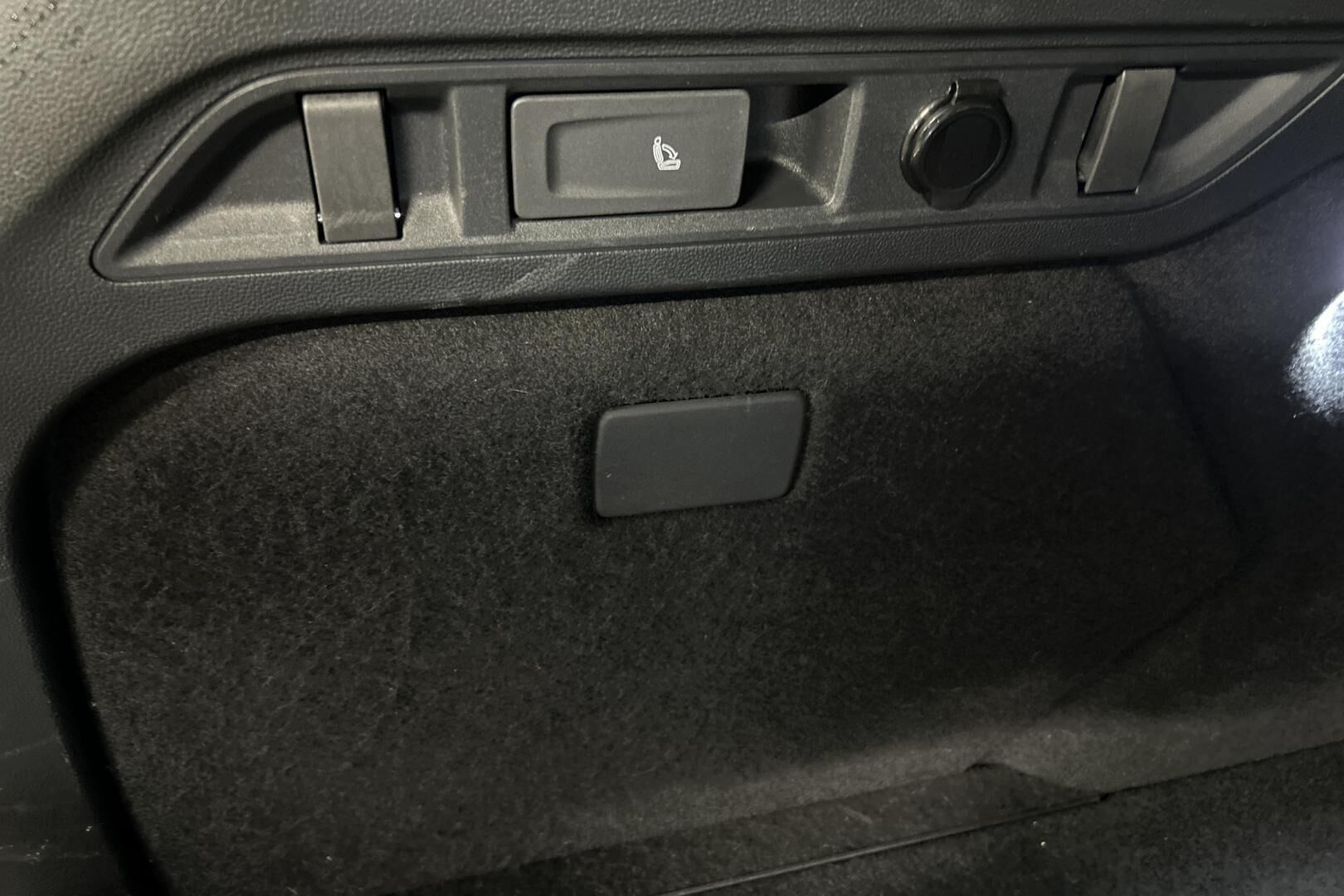 Skoda Superb iso kuva 38