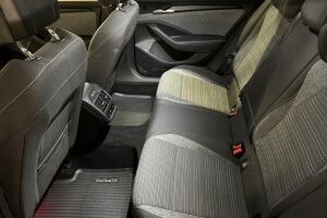 Skoda Superb esikatselu 9