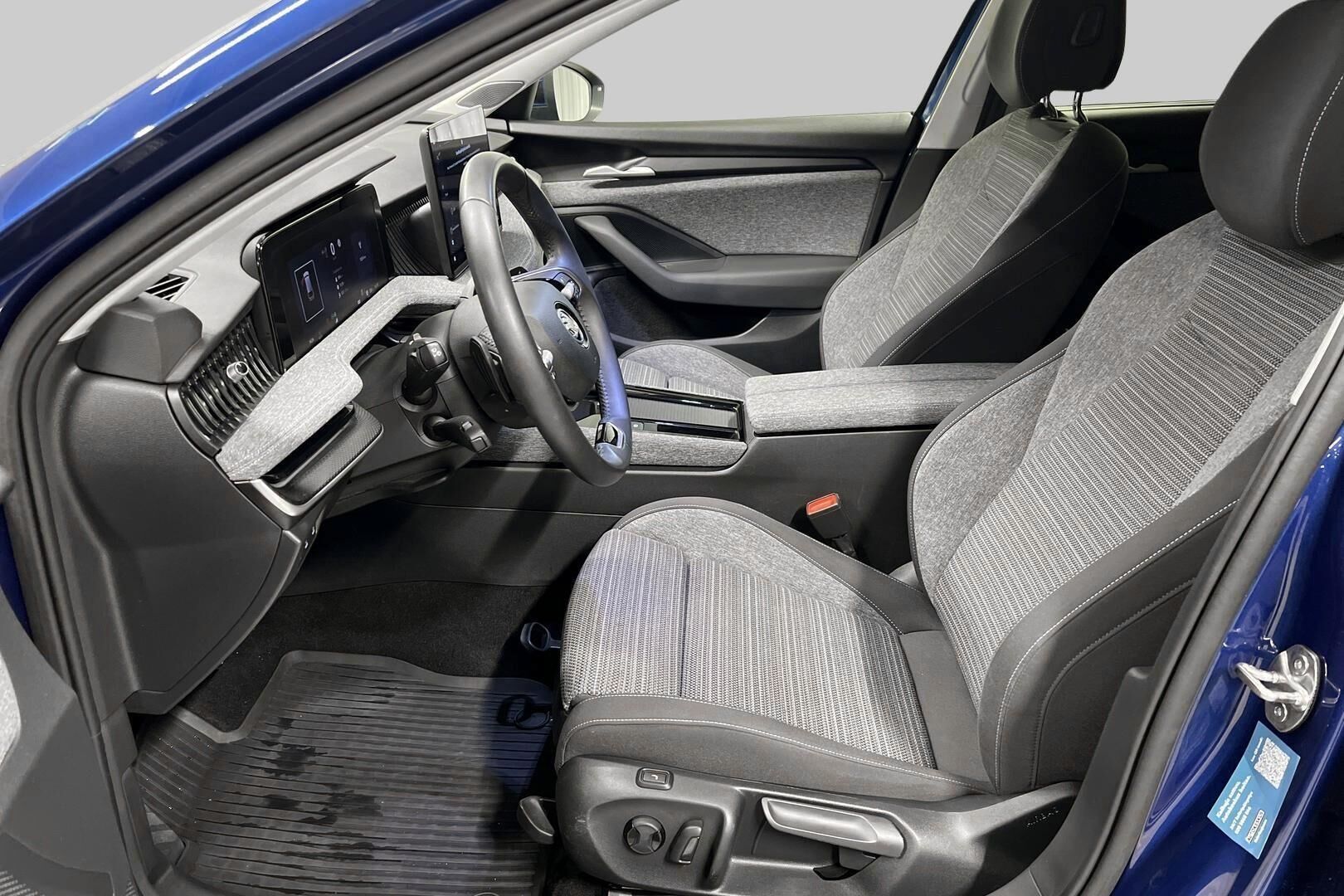 Skoda Superb iso kuva 7