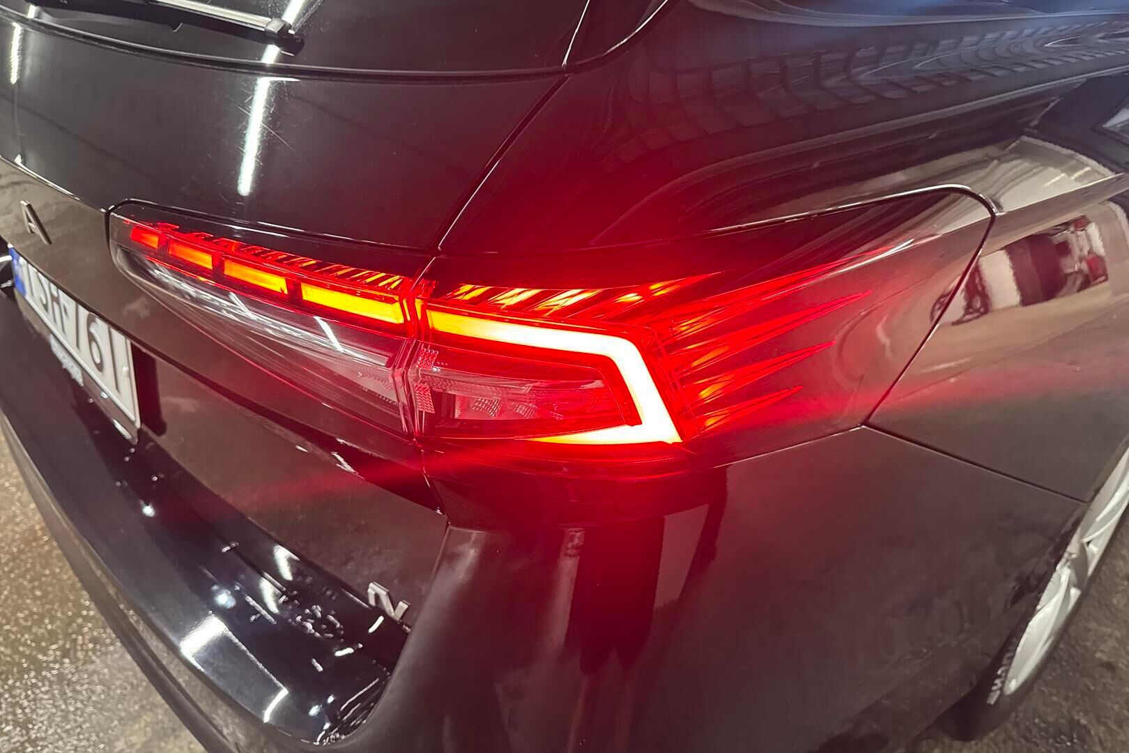 Skoda Superb iso kuva 14