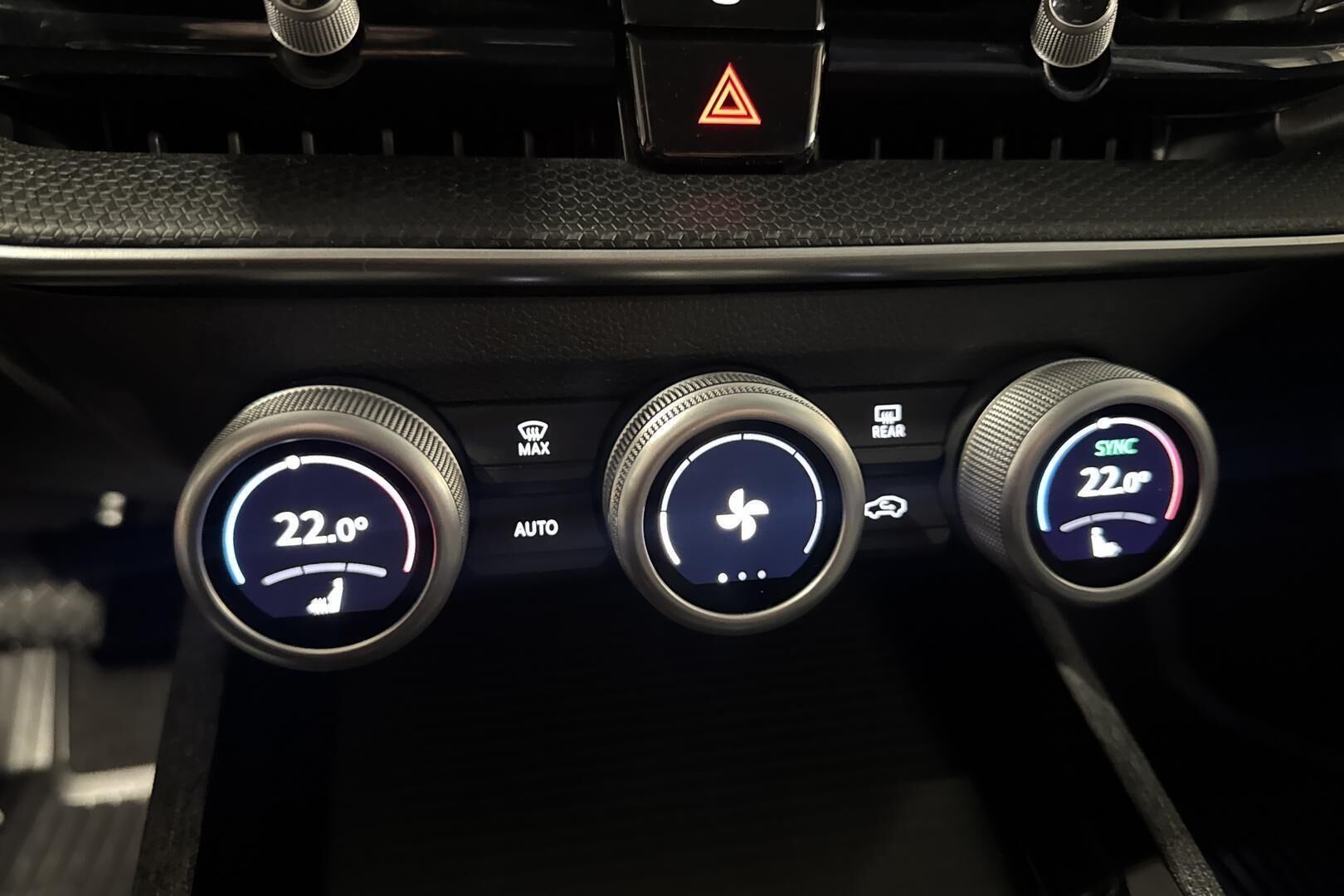 Skoda Superb iso kuva 25