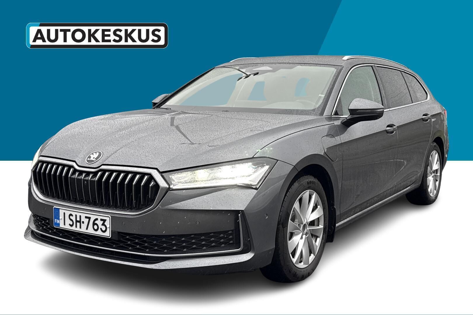 Skoda Superb iso kuva 0
