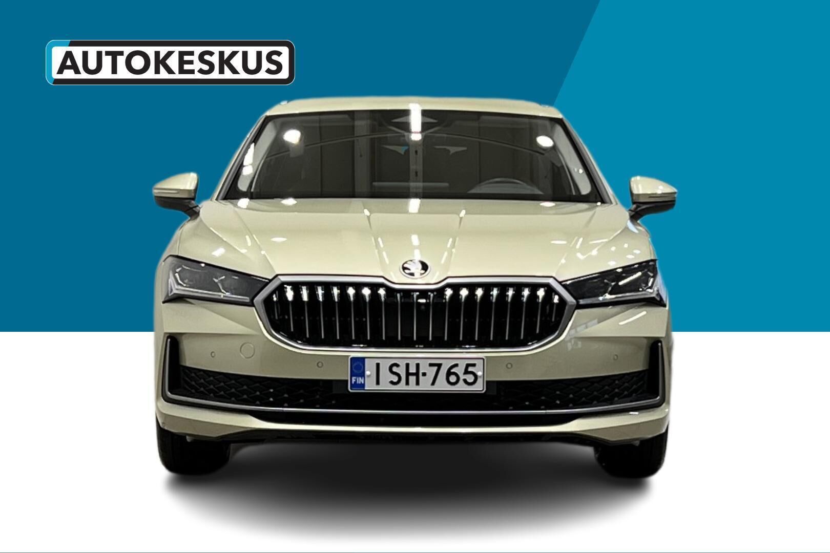 Skoda Superb iso kuva 2