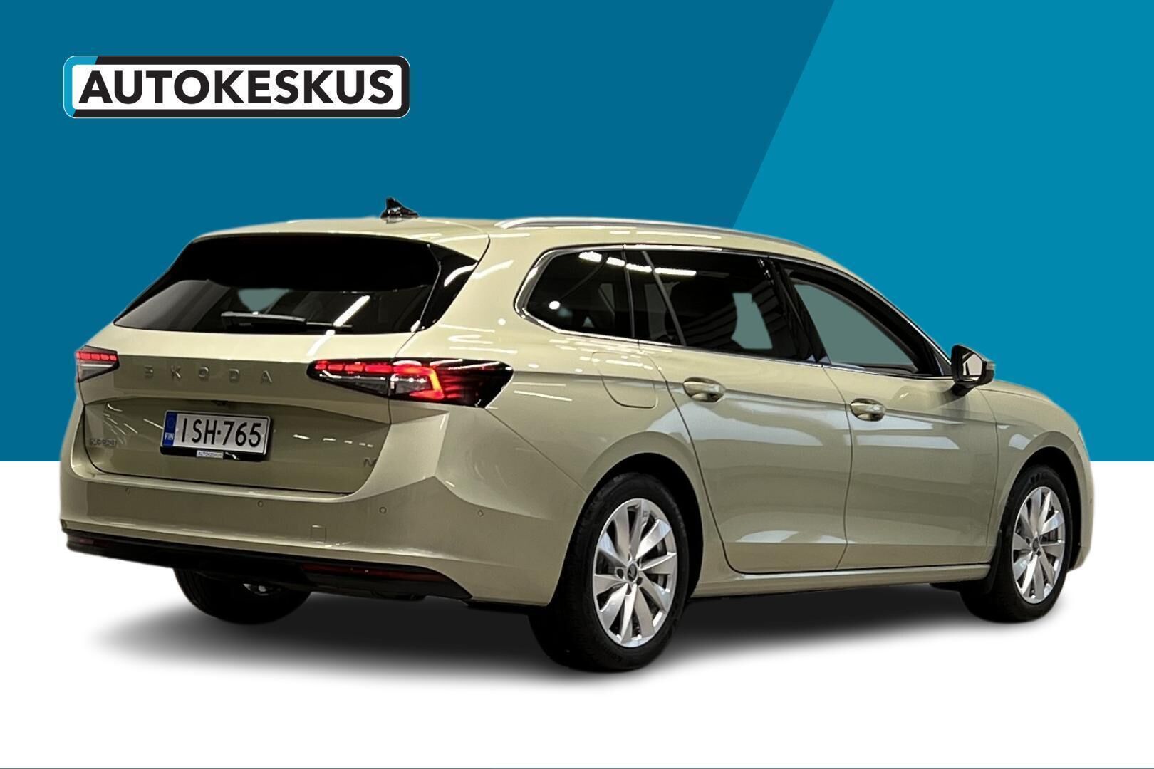 Skoda Superb iso kuva 5