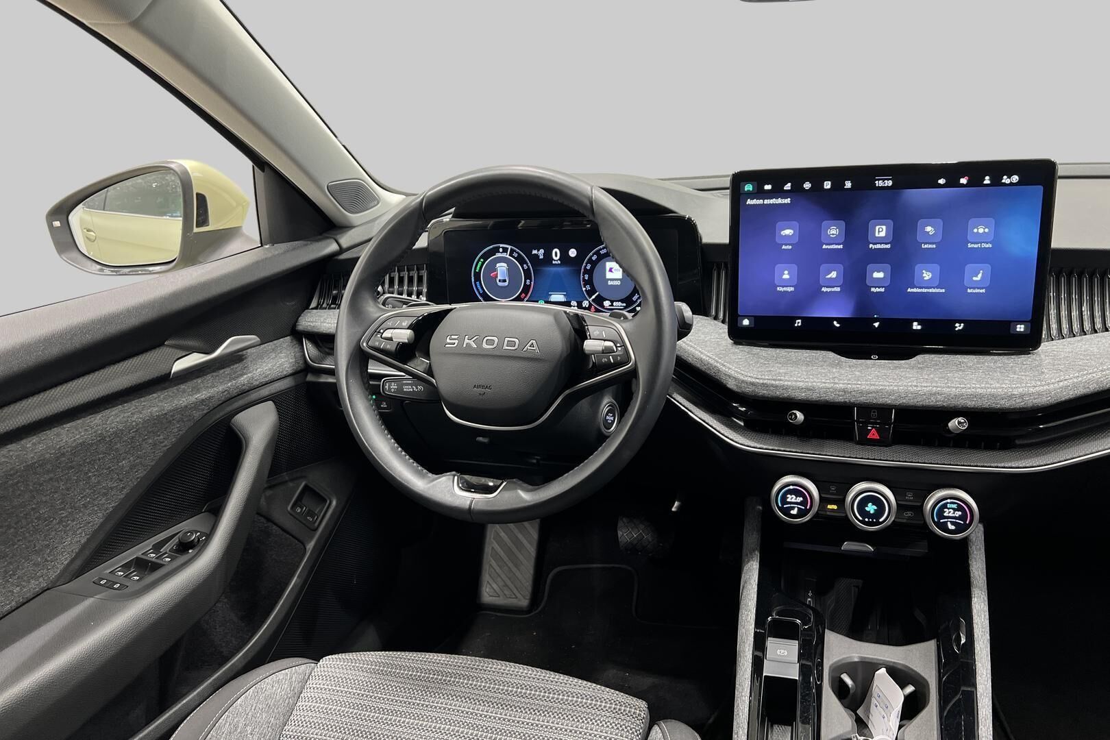 Skoda Superb iso kuva 54