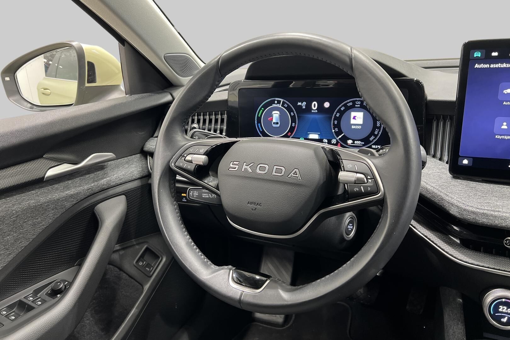 Skoda Superb iso kuva 56