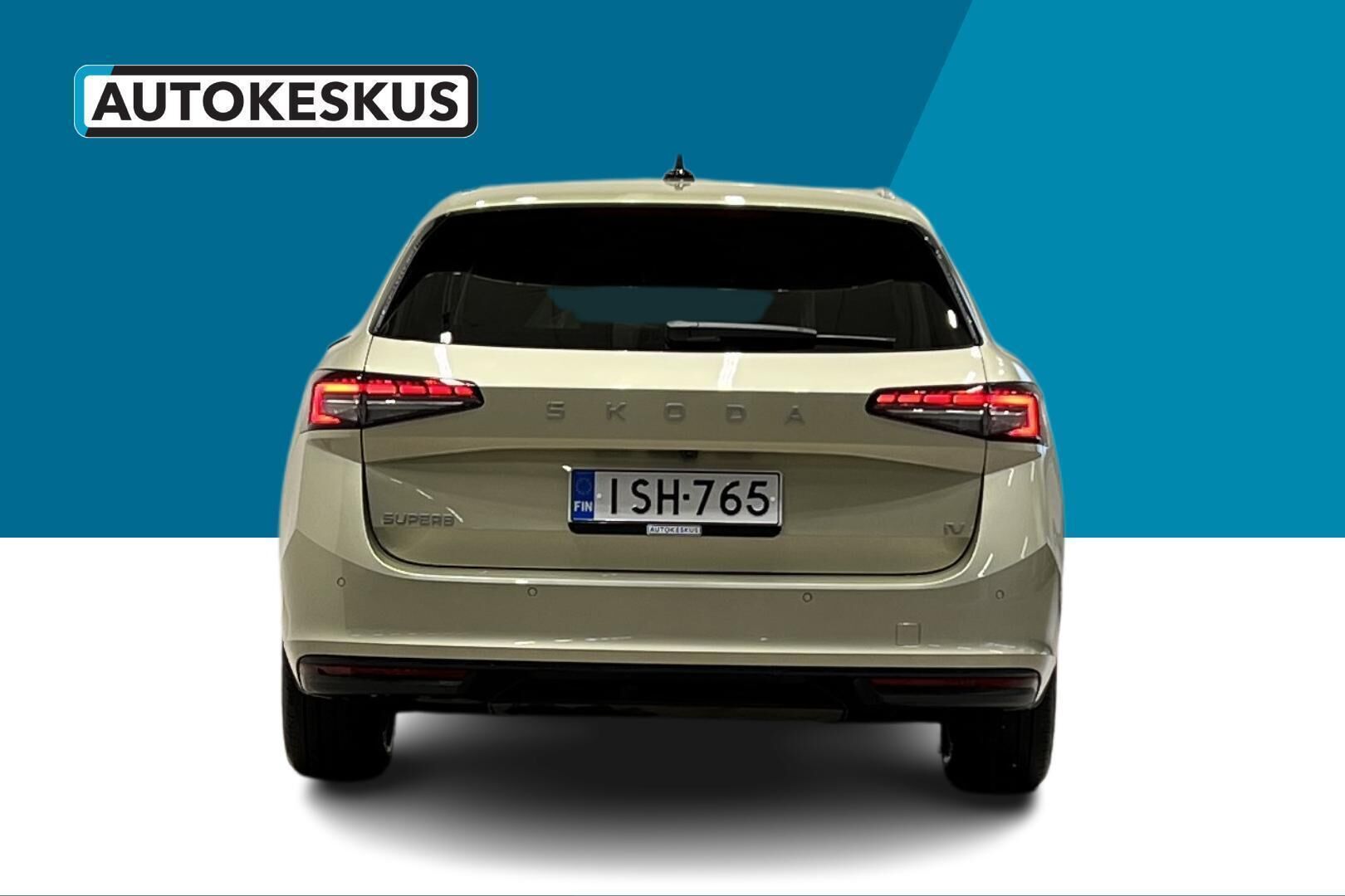 Skoda Superb iso kuva 6