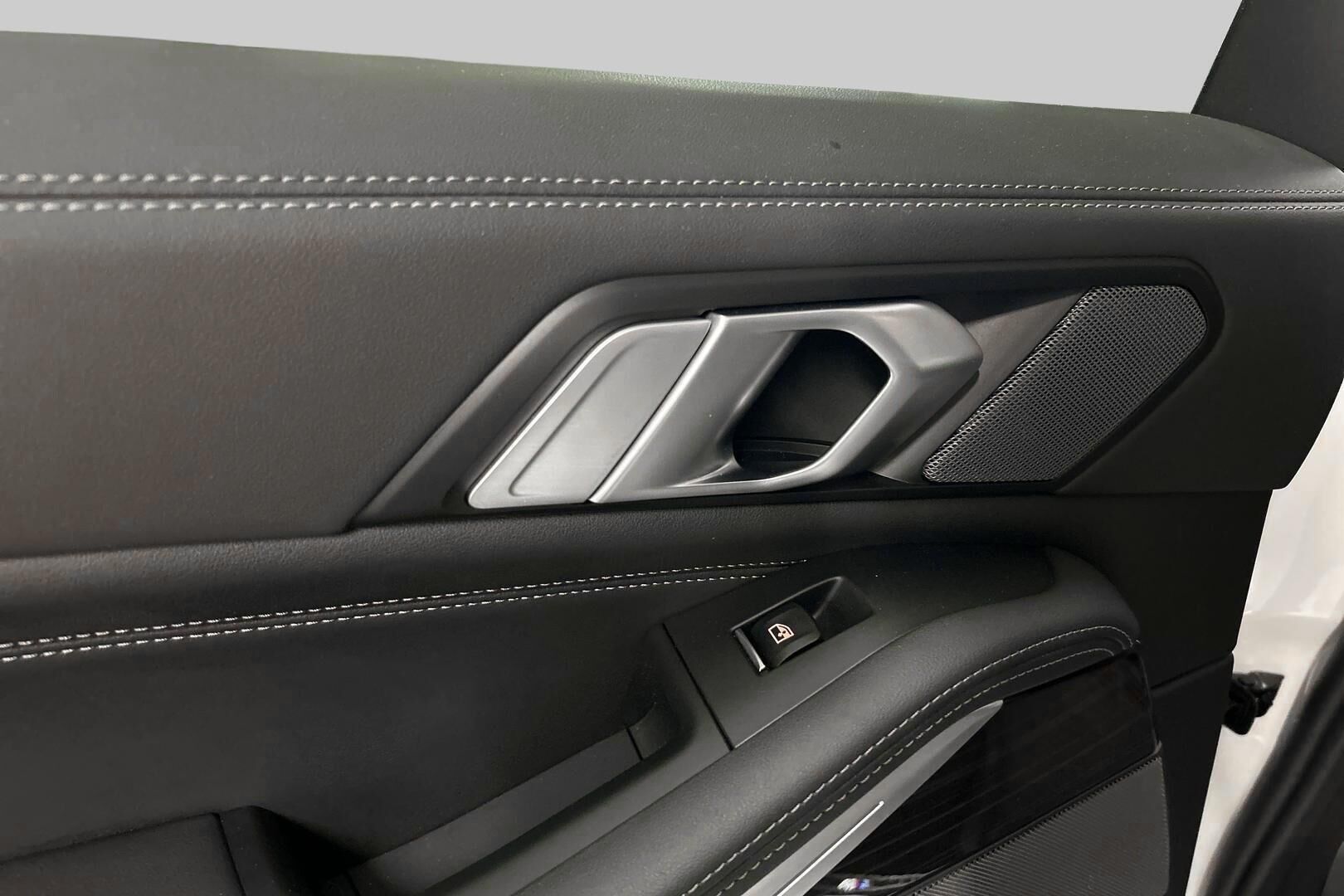 BMW X5 iso kuva 16