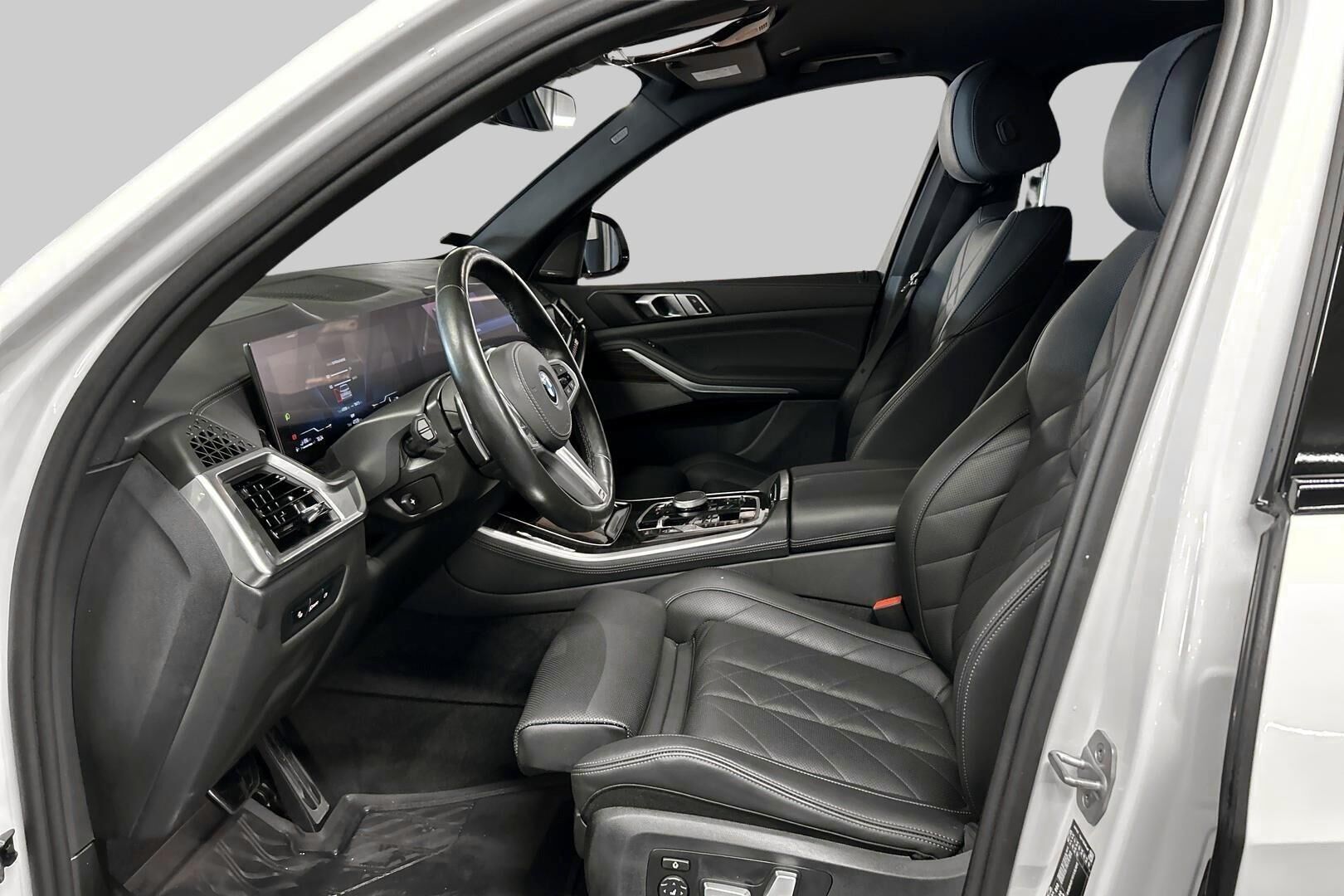 BMW X5 iso kuva 8