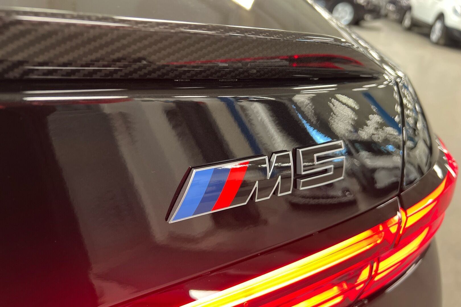 BMW M5 iso kuva 10