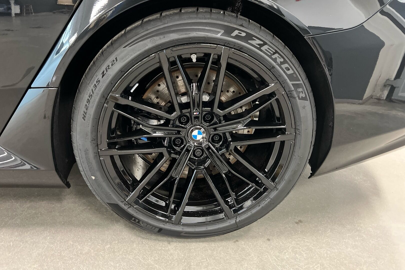 BMW M5 iso kuva 19