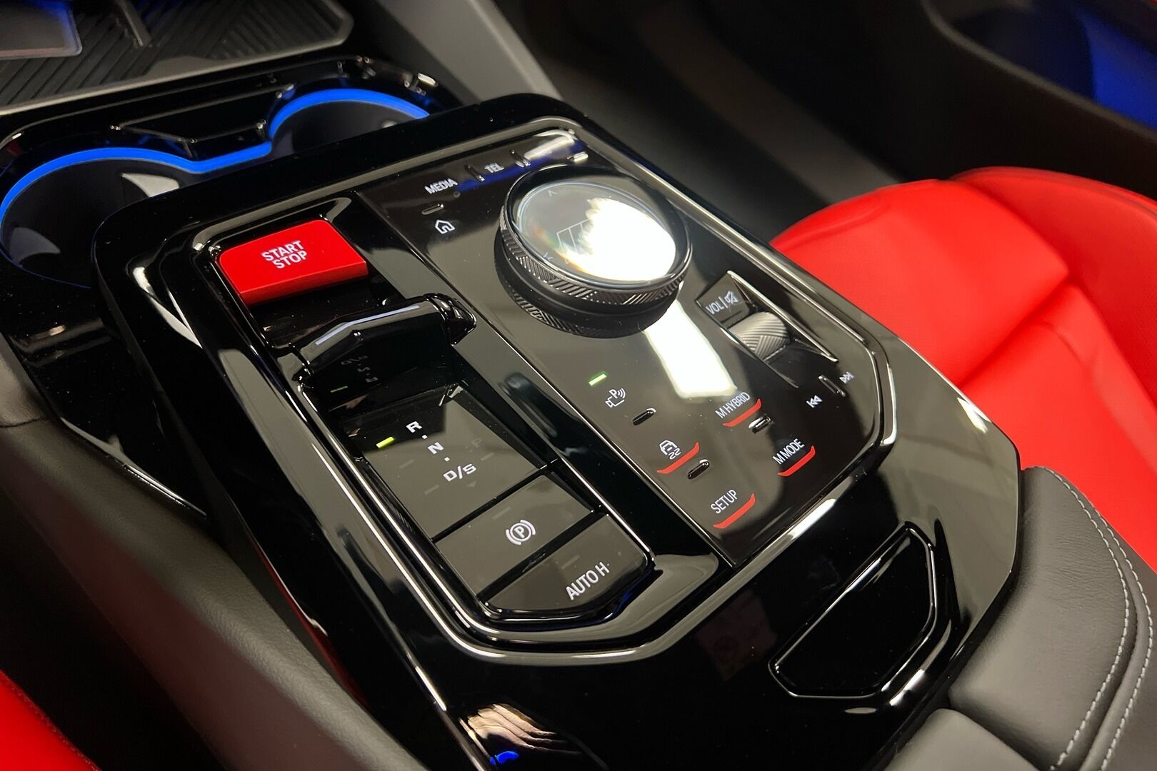 BMW M5 iso kuva 21