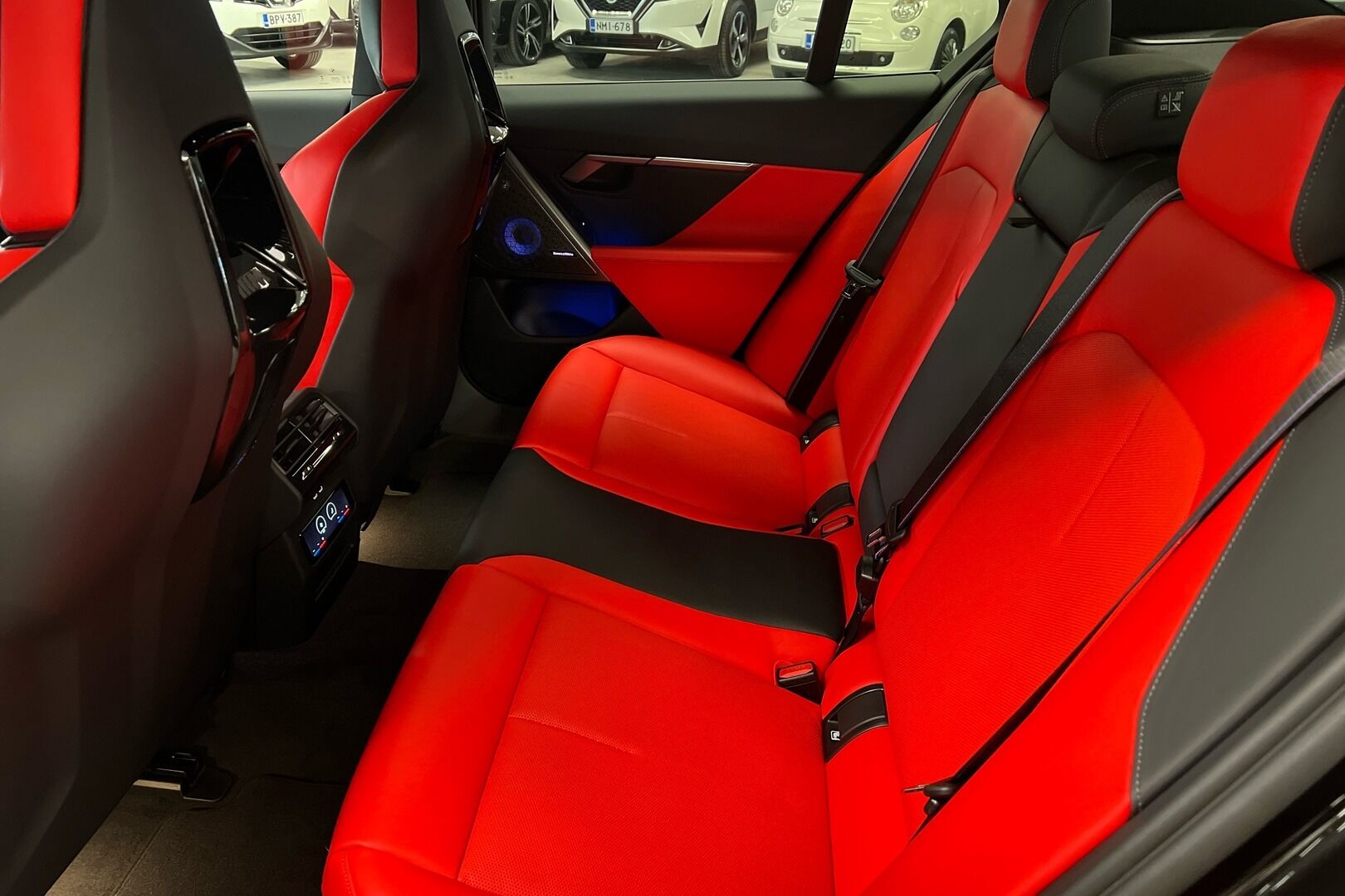 BMW M5 iso kuva 5