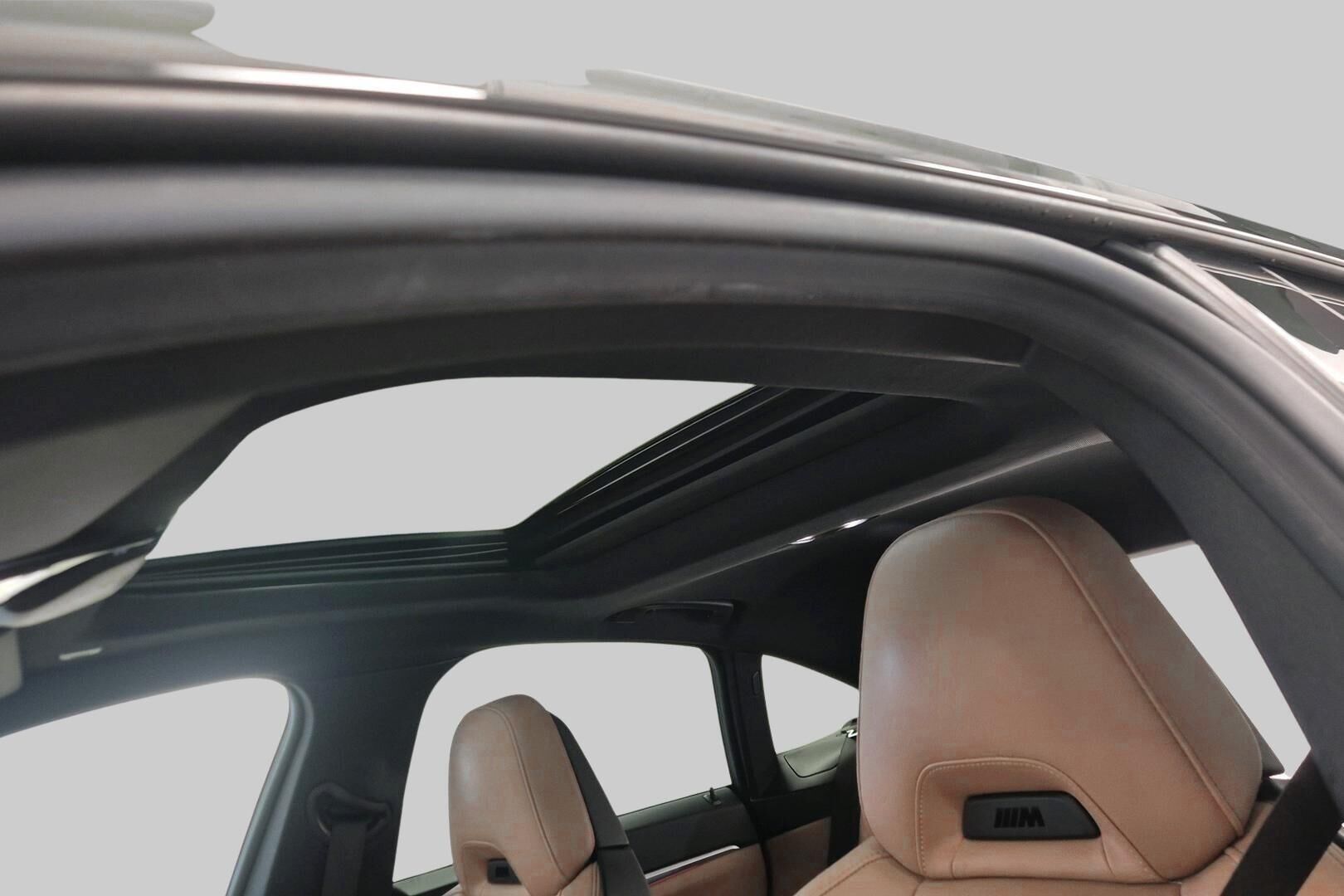 BMW I4 M50 iso kuva 25