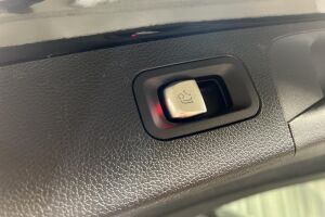 Mercedes-Benz E esikatselu 23