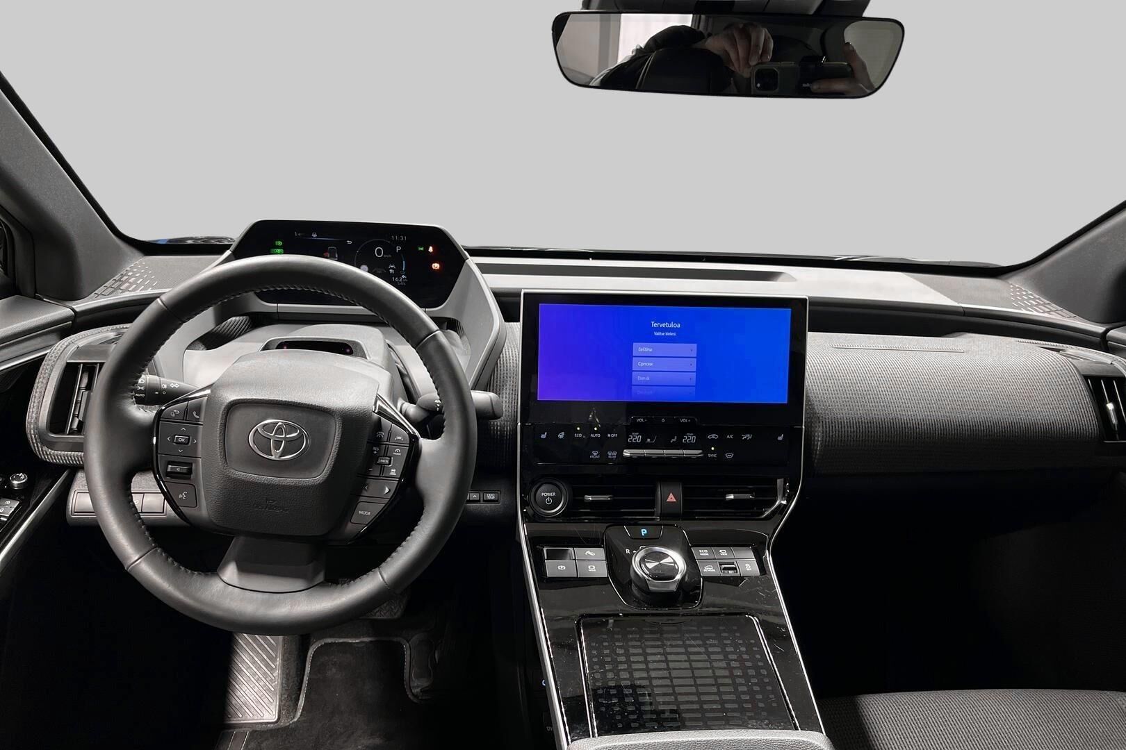 Toyota bZ4X iso kuva 8