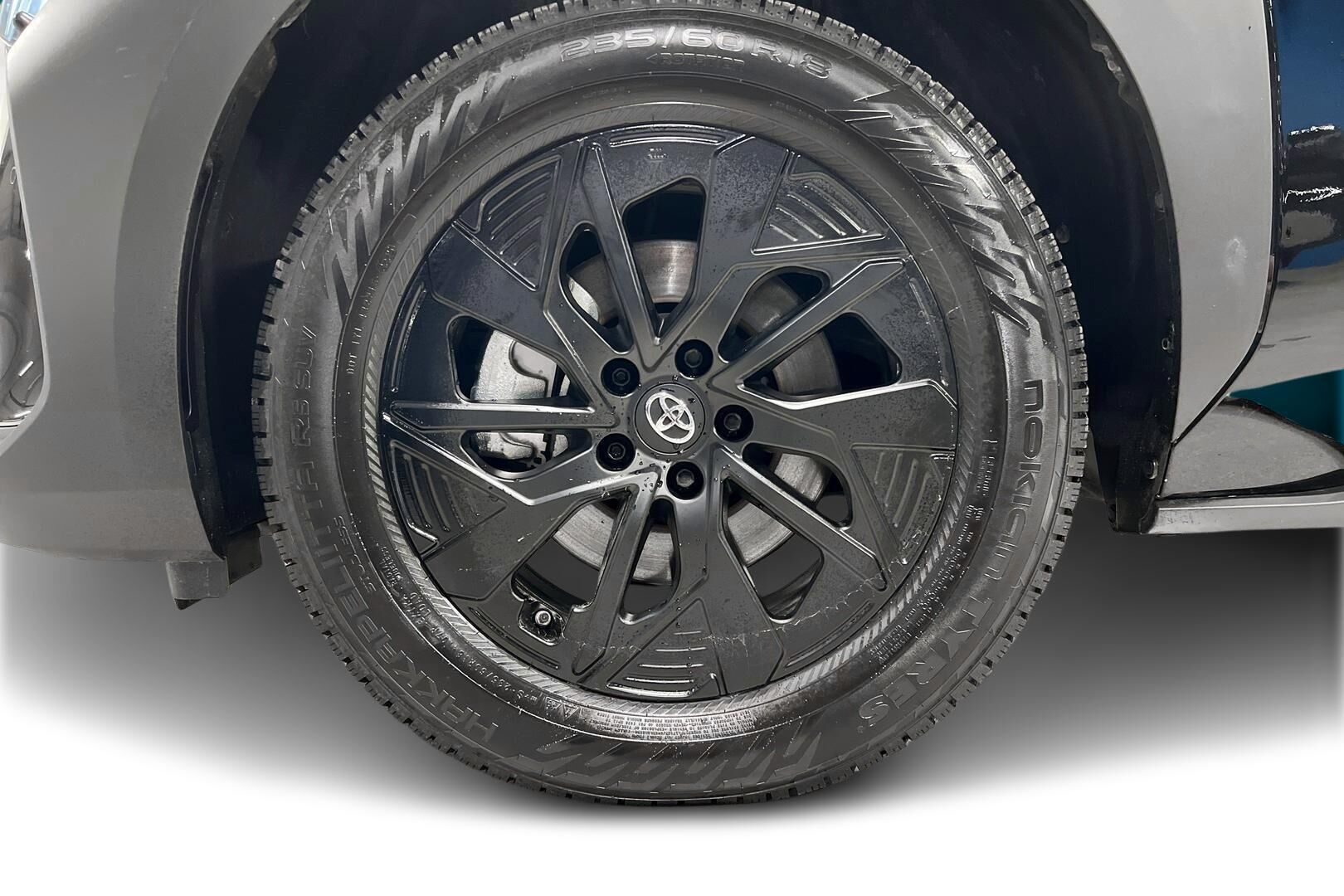 Toyota bZ4X iso kuva 10