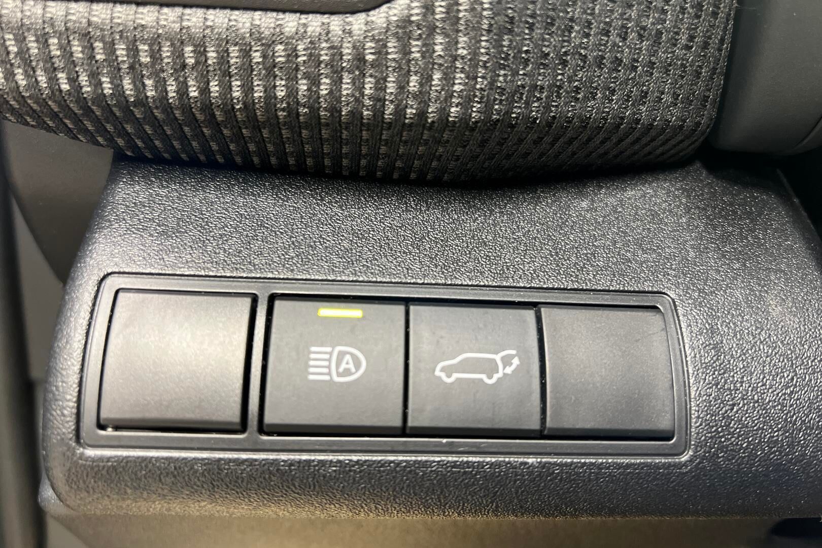 Toyota bZ4X iso kuva 12