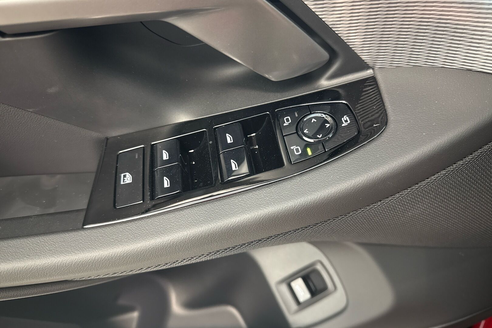 BMW i5 iso kuva 15