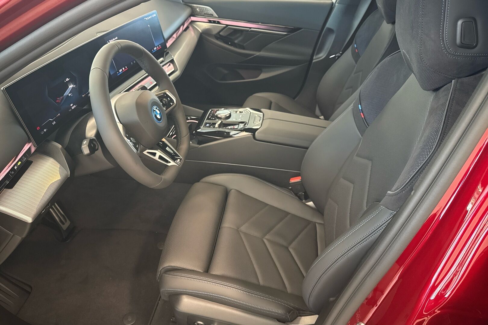 BMW i5 iso kuva 7