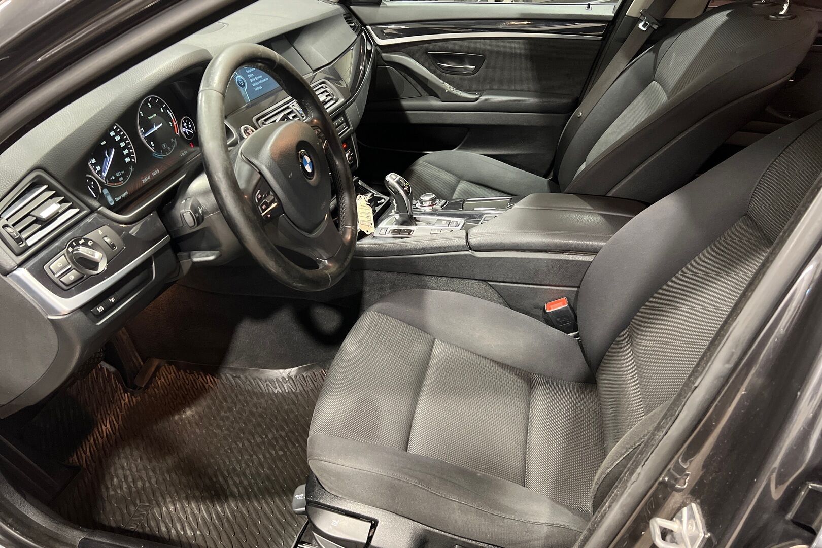 BMW 5-sarja iso kuva 9