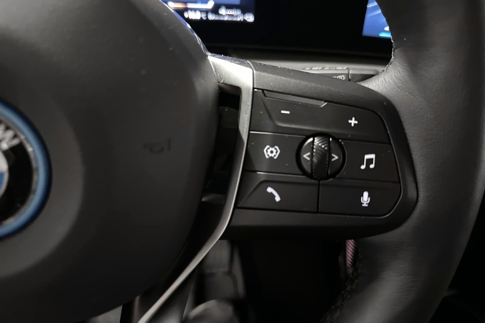 BMW X1 iso kuva 20
