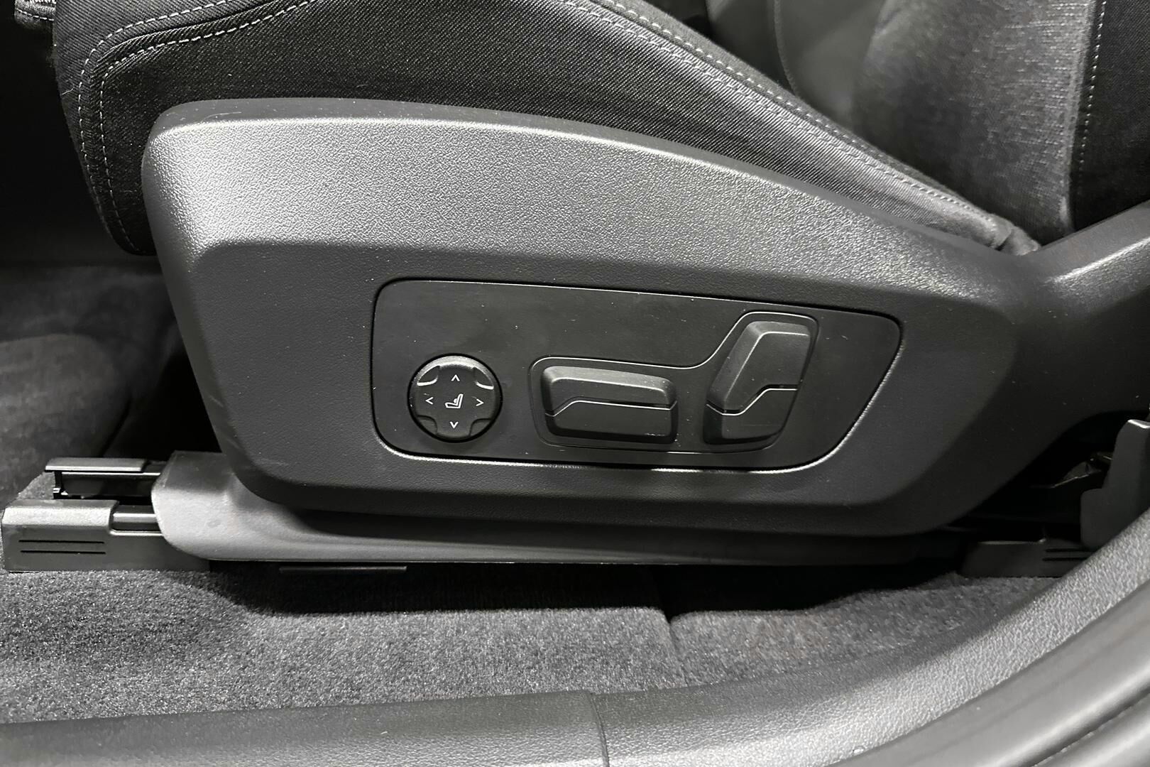 BMW X1 iso kuva 24