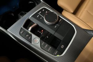 BMW 3-SARJA esikatselu 25
